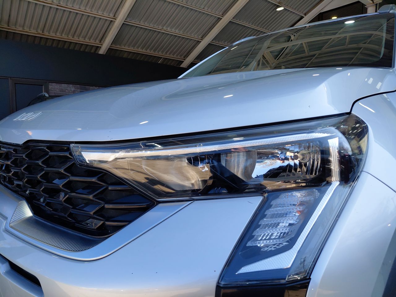 KIA Sonet — foto 20 de 35