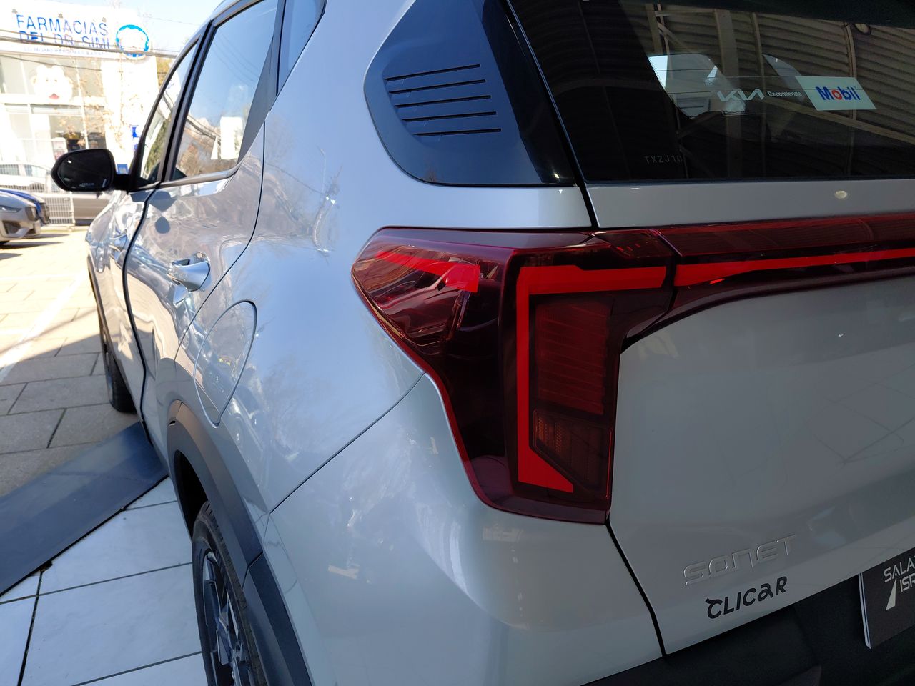 KIA Sonet — foto 22 de 35