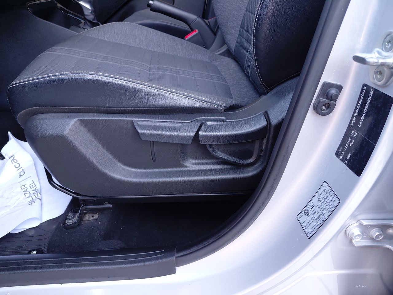 KIA Sonet — foto 25 de 35