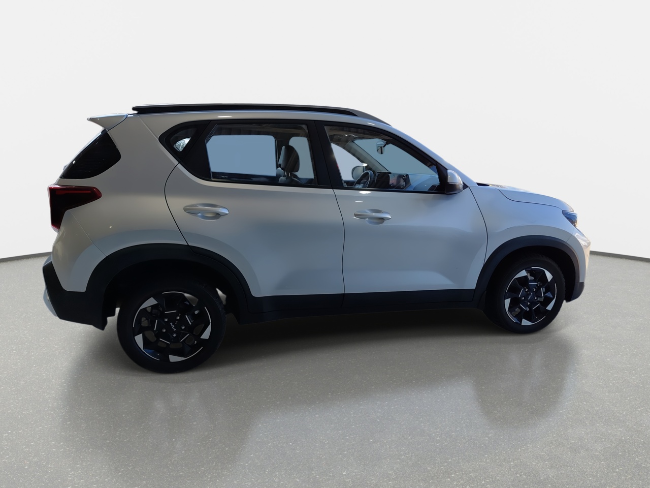 KIA Sonet — foto 9 de 35