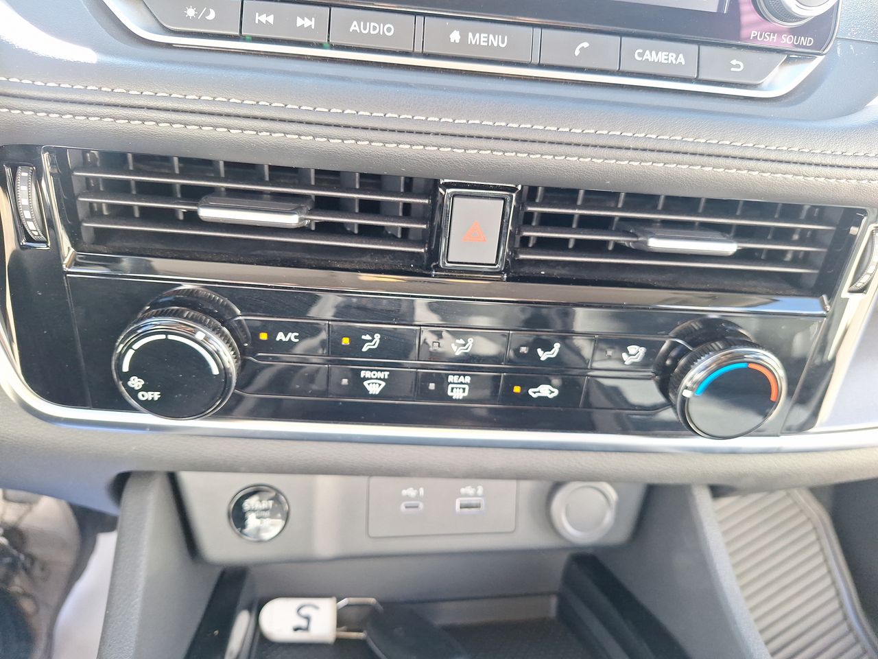 NISSAN - 23