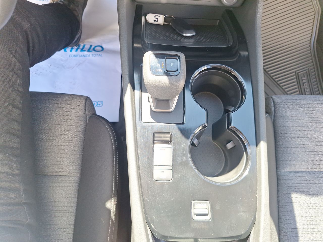 NISSAN - 24