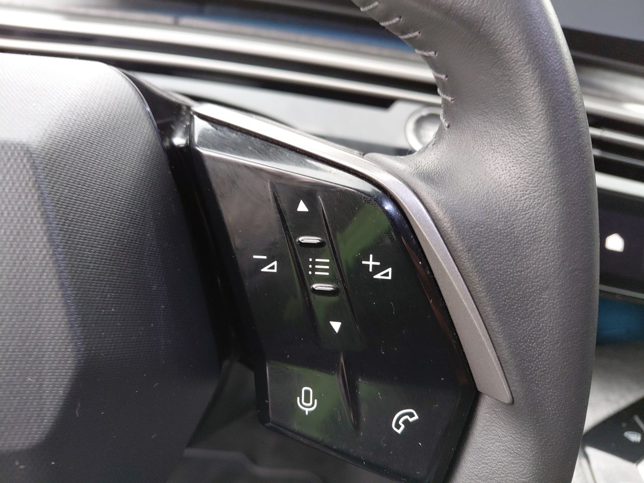 Peugeot 3008 — foto 25 de 34