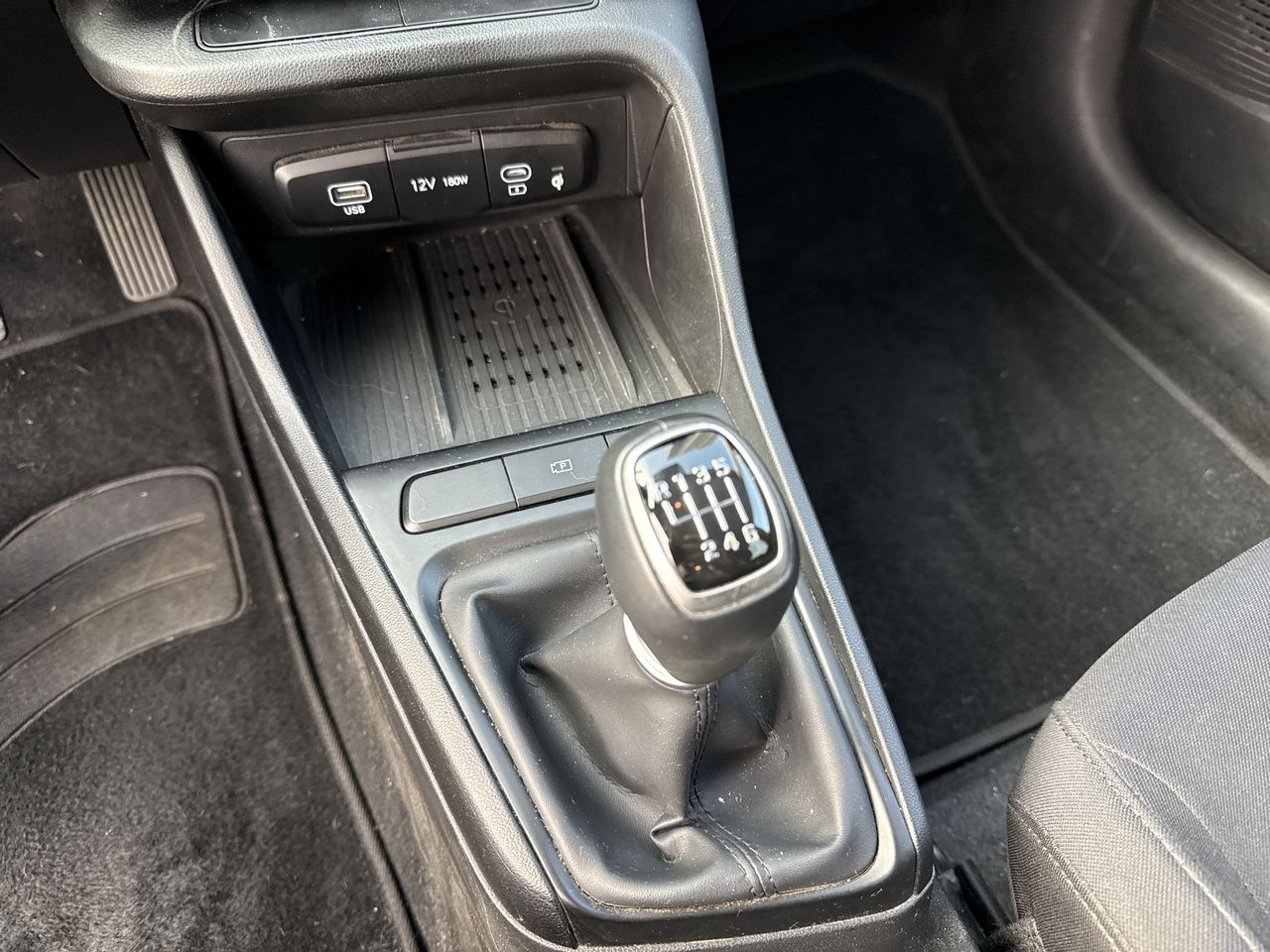 HYUNDAI - 22