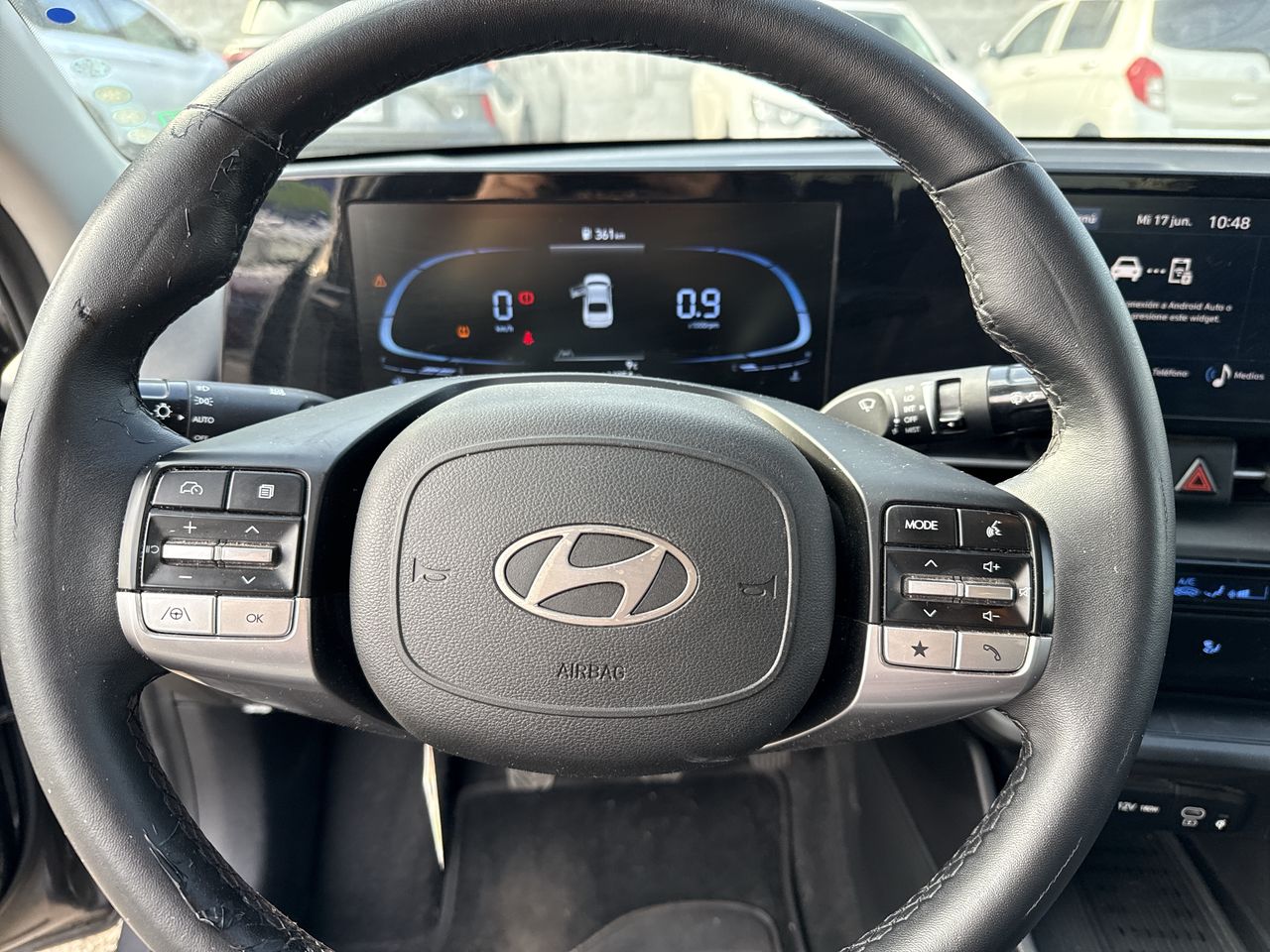 HYUNDAI - 16