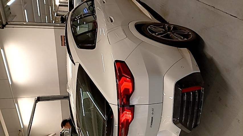 BMW - 4