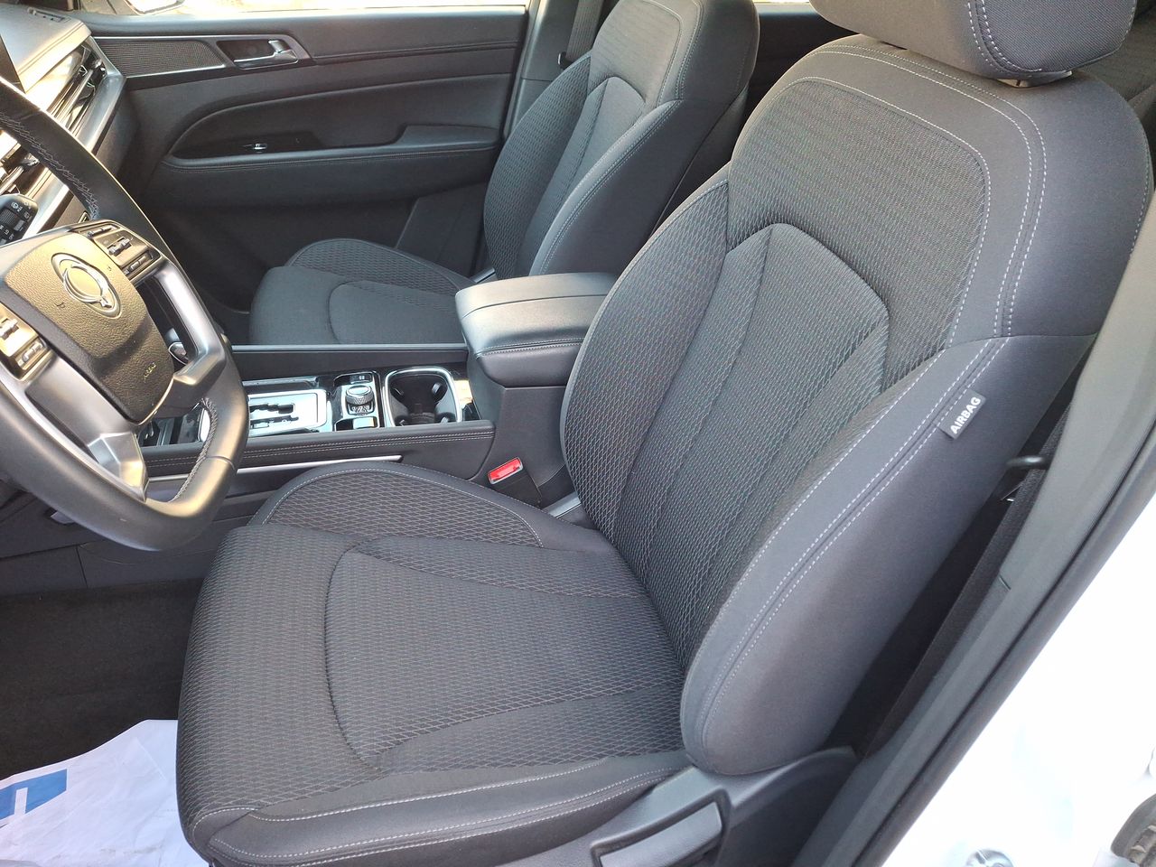 SSANGYONG - 24