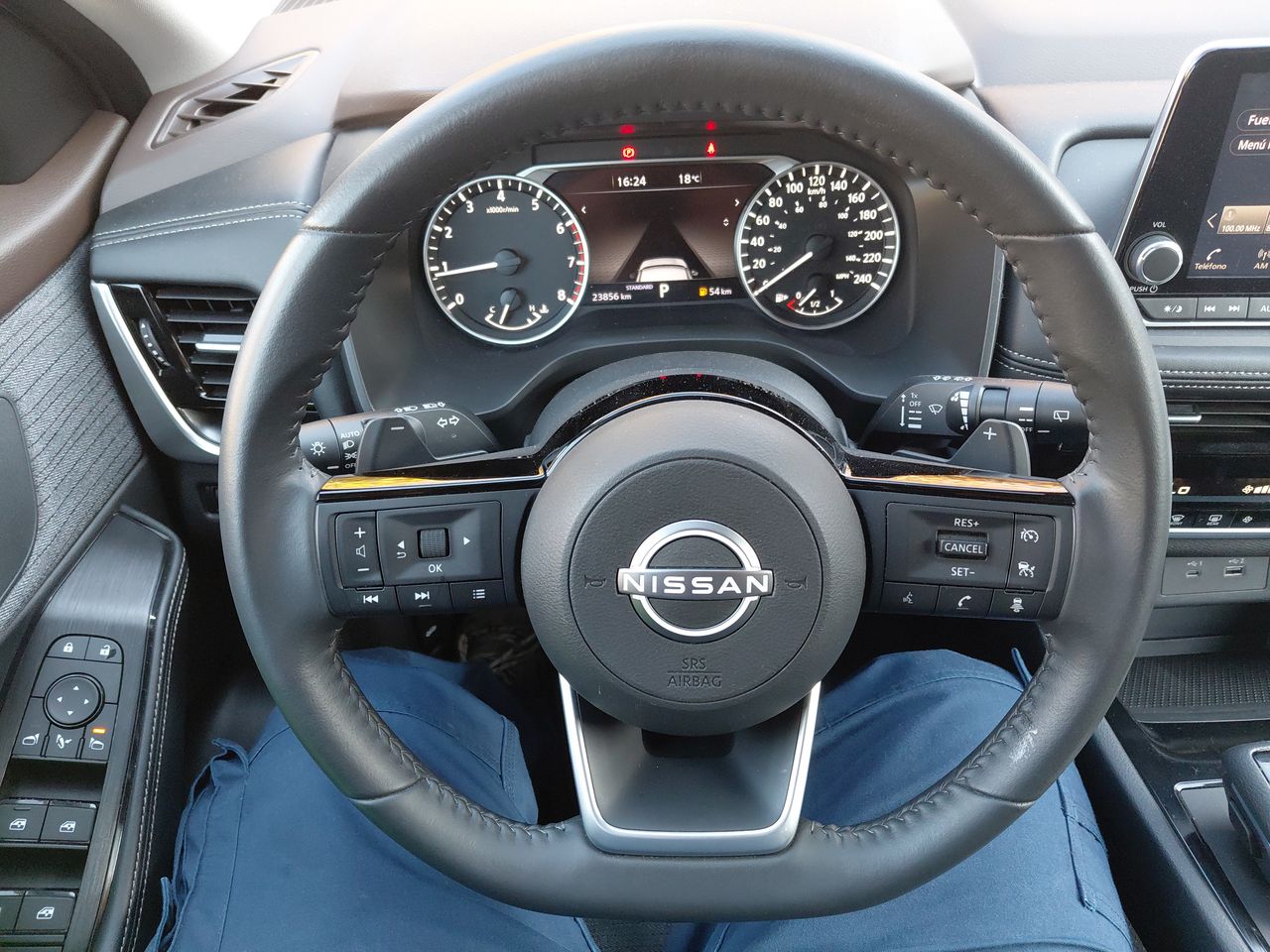 NISSAN - 26