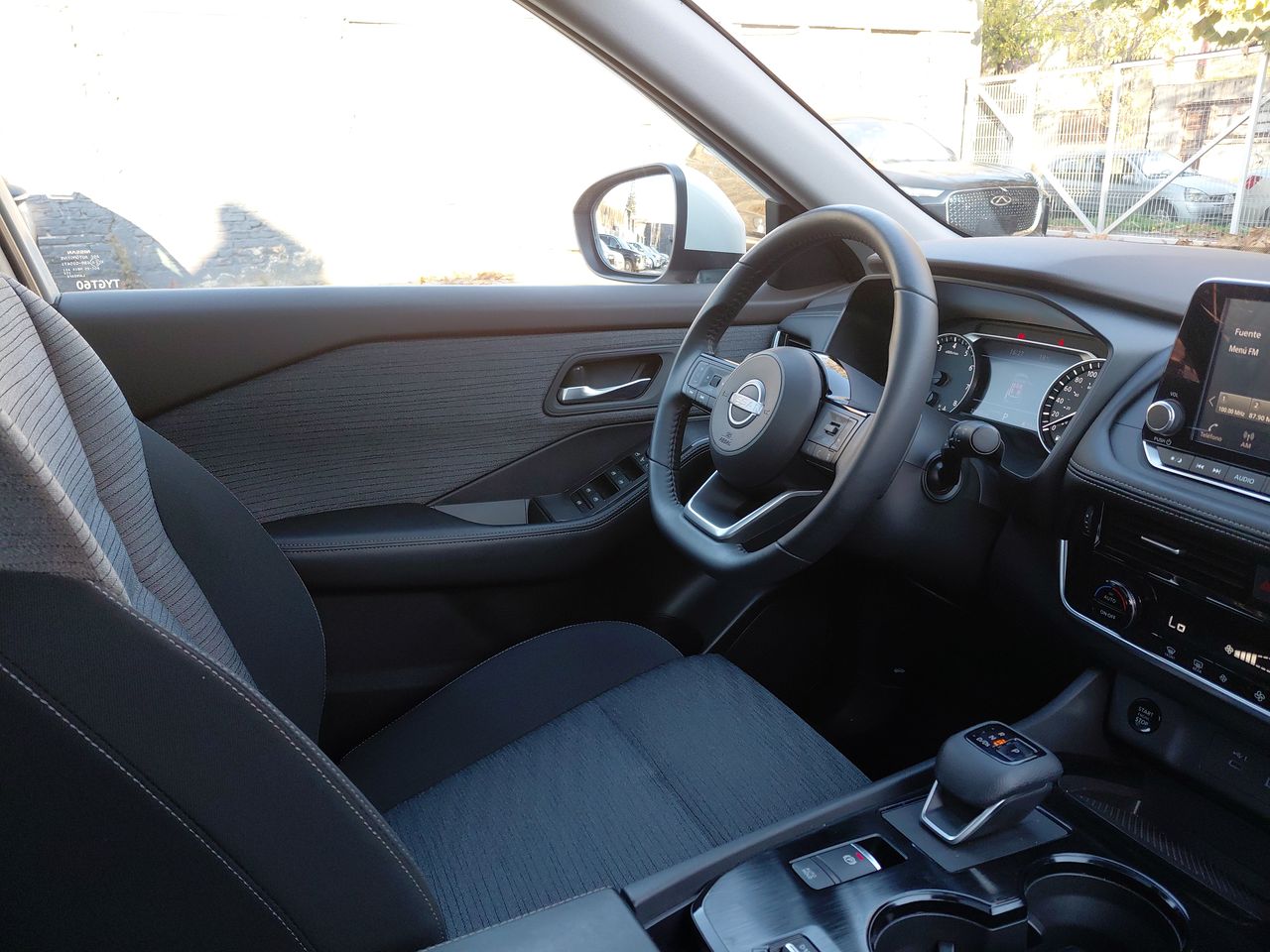 NISSAN - 16