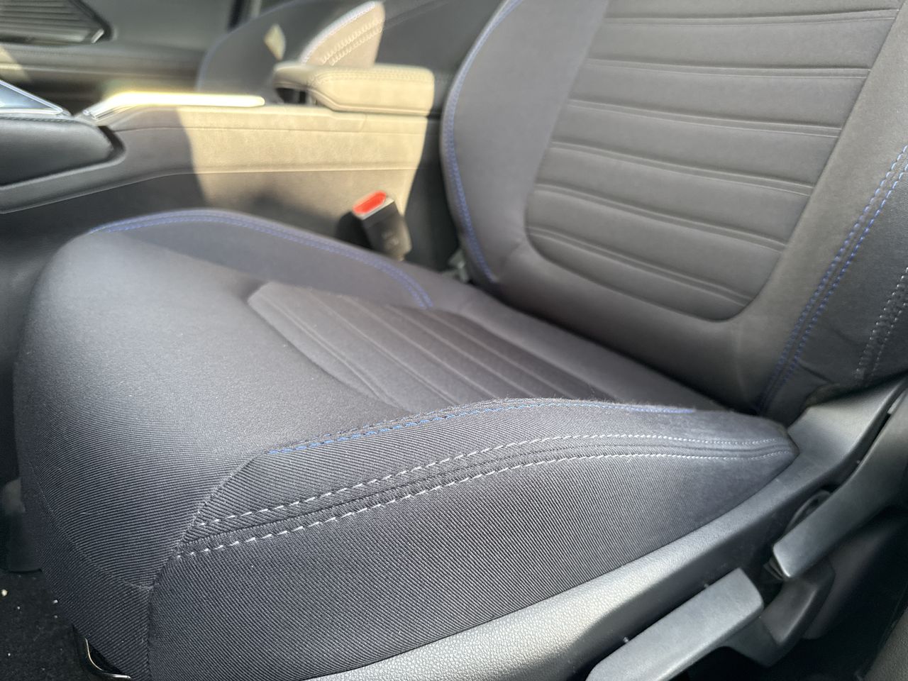 Toyota Yaris Cross — foto 23 de 34