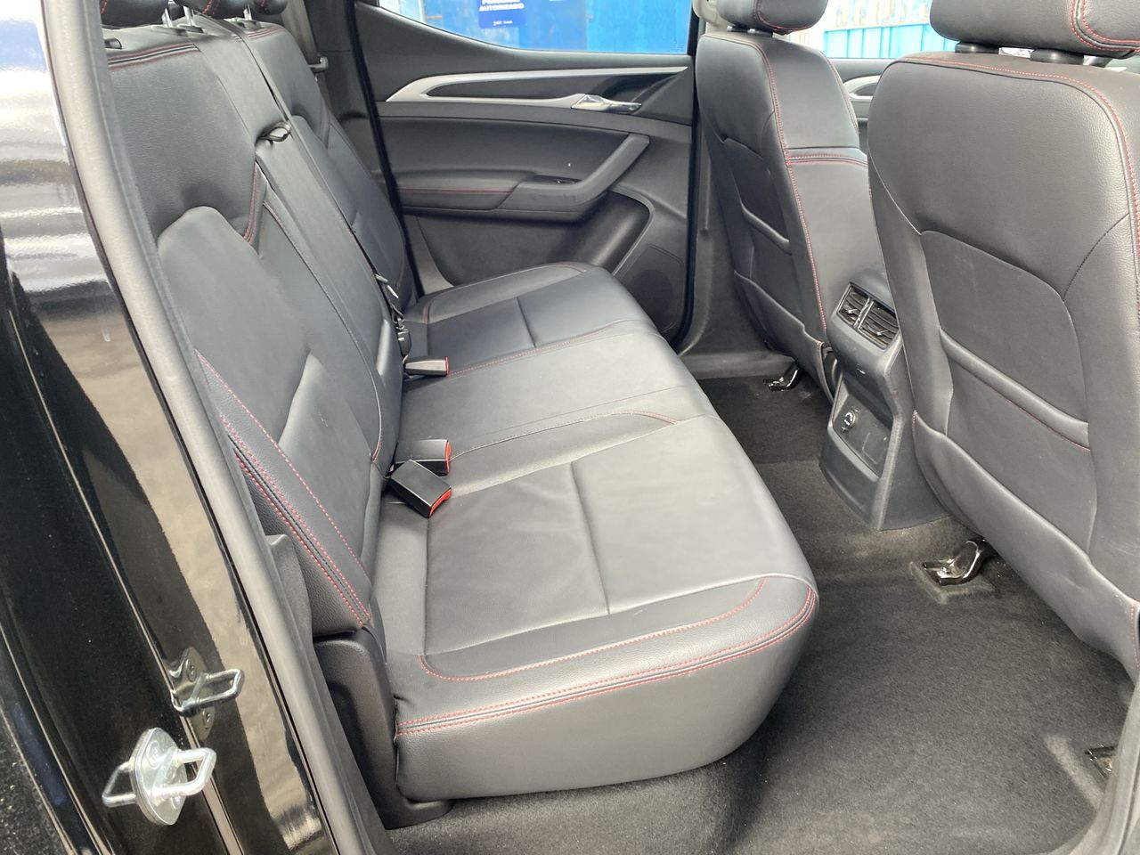 Maxus T60 — foto 35 de 36