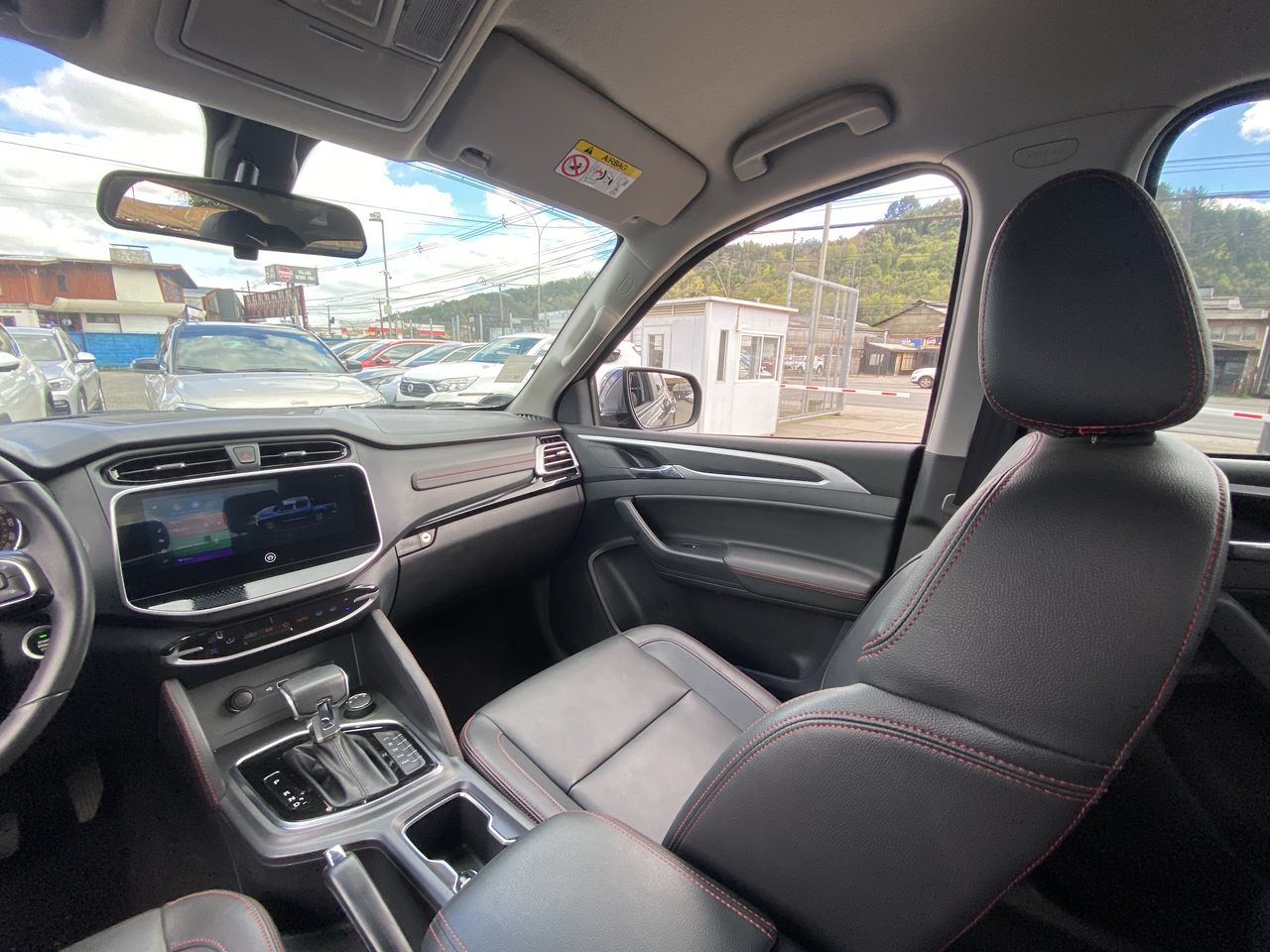 Maxus T60 — foto 11 de 36