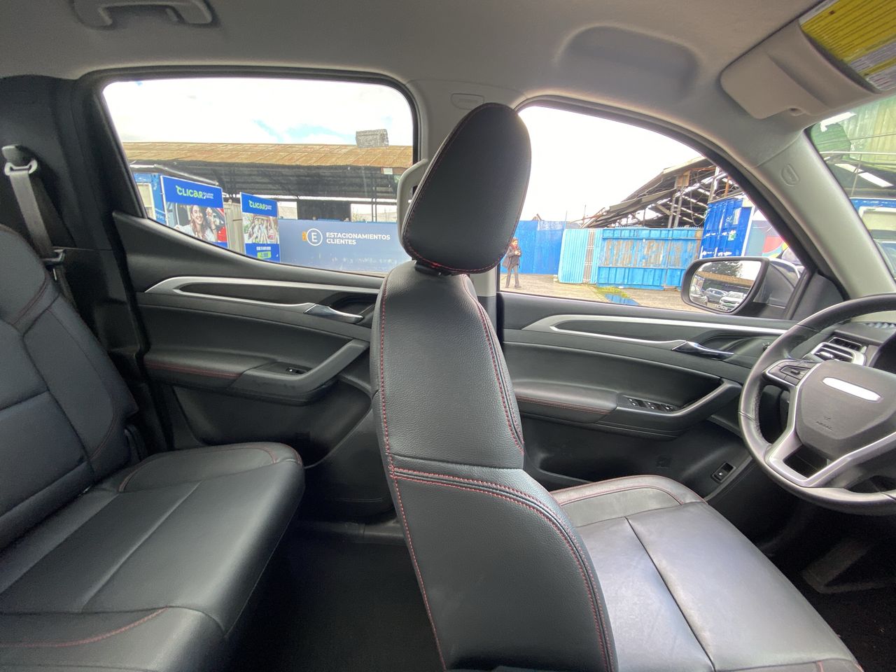 Maxus T60 — foto 16 de 36