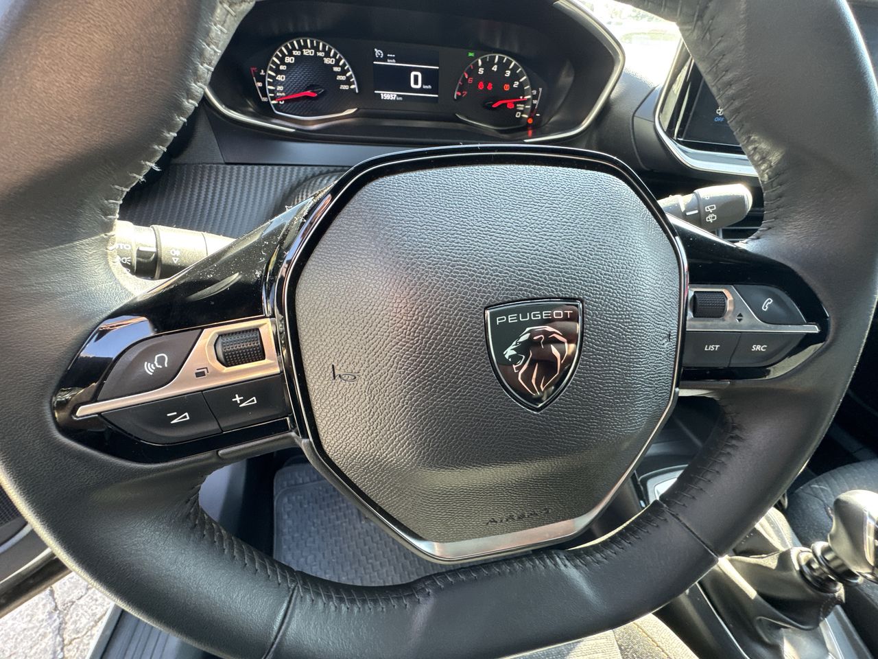 Peugeot 2008 — foto 11 de 20