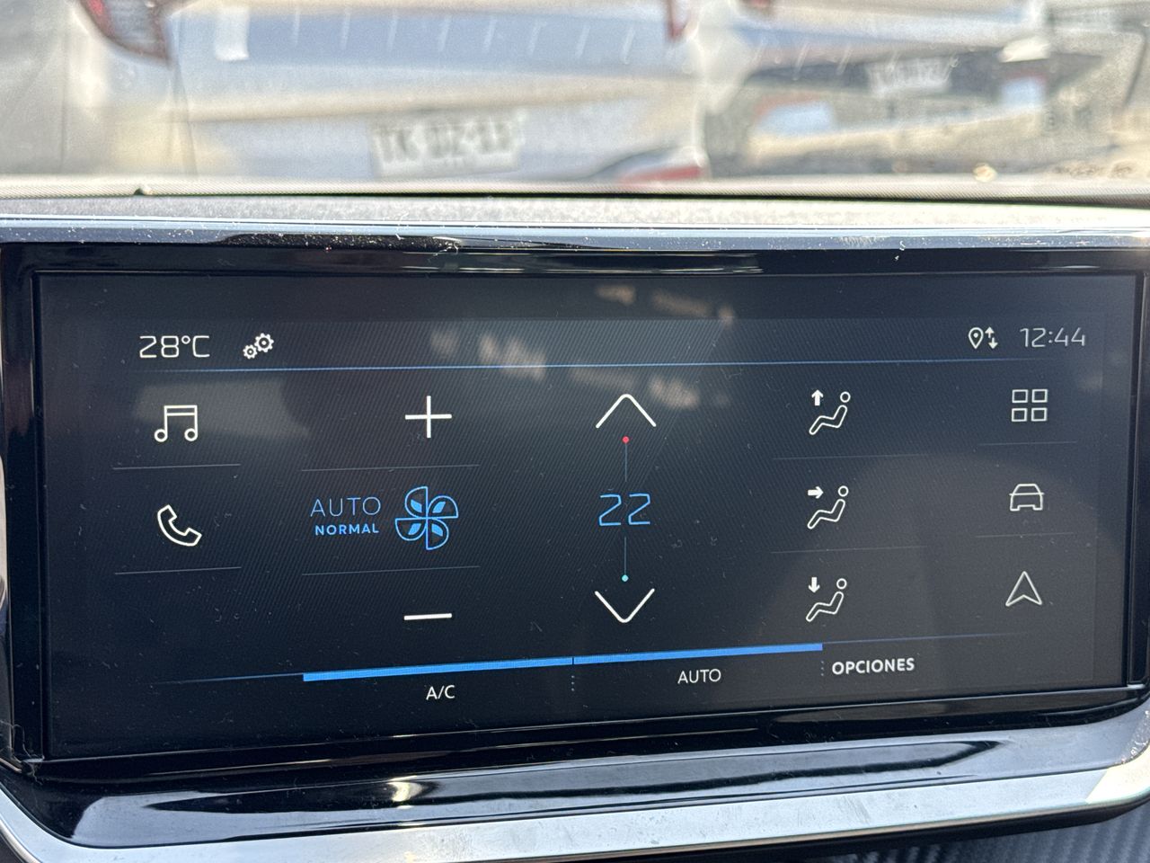 Peugeot 2008 — foto 15 de 20
