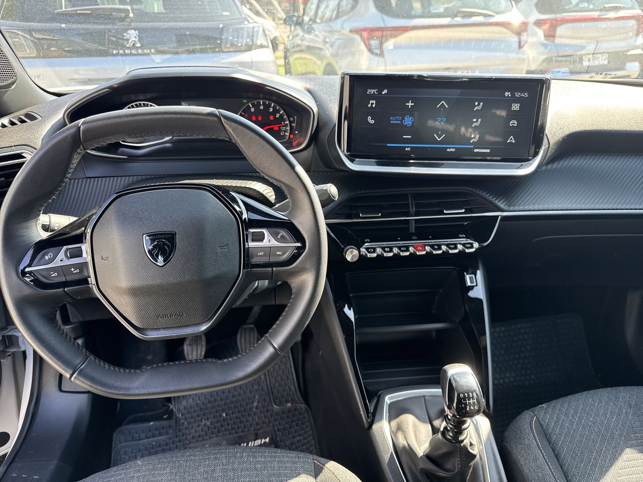 Peugeot 2008 — foto 17 de 20