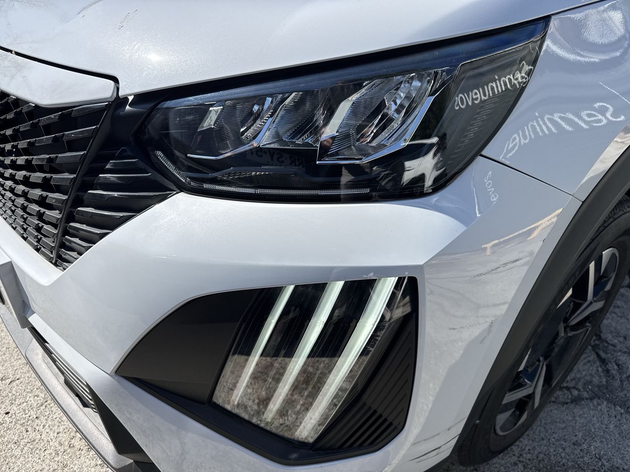 Peugeot 2008 — foto 4 de 20