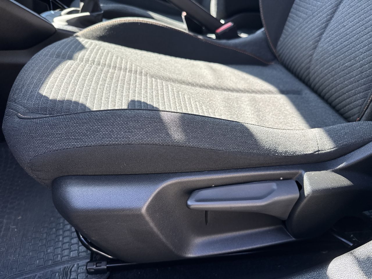 Peugeot 2008 — foto 8 de 20