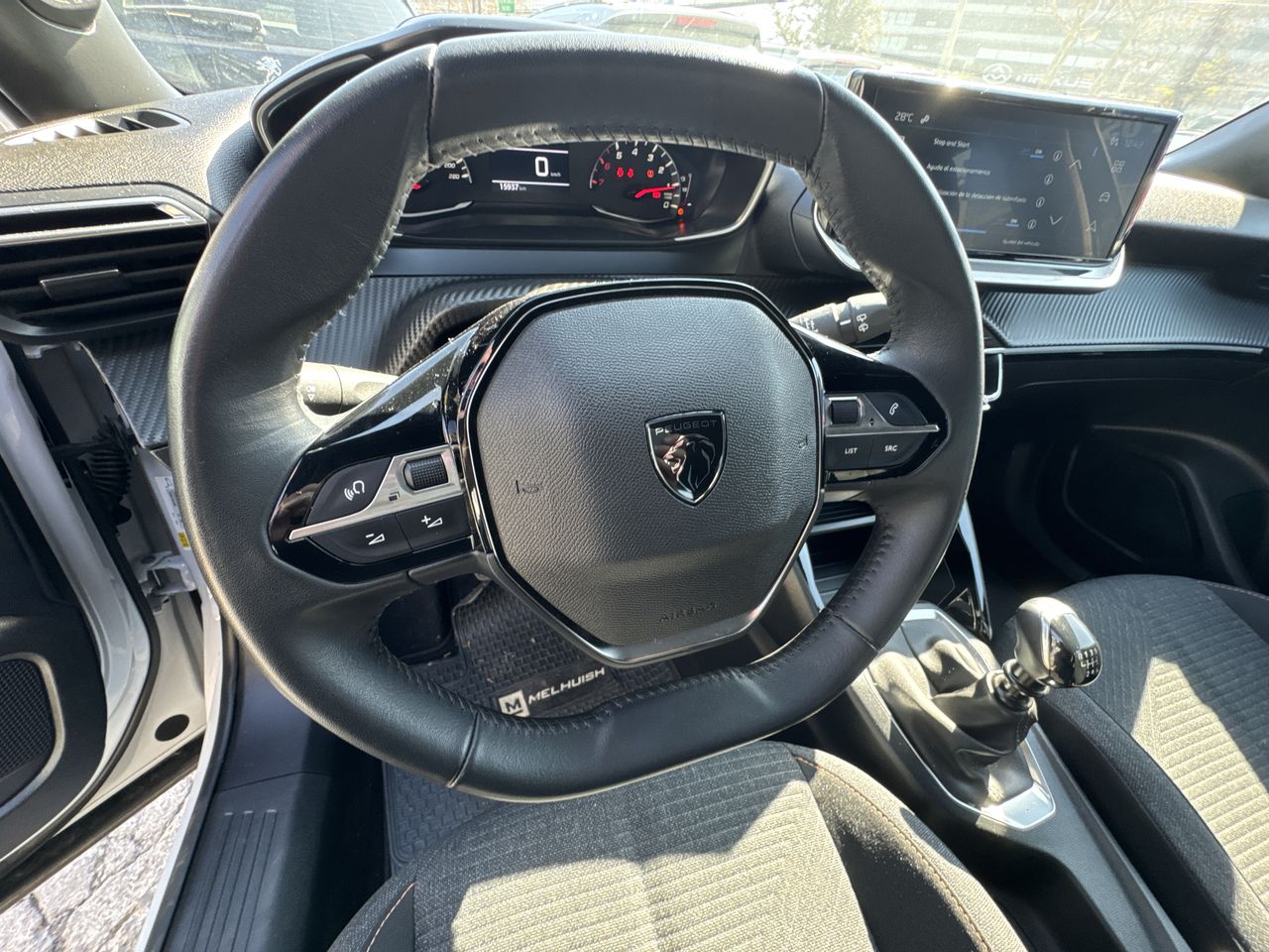 Peugeot 2008 — foto 10 de 20
