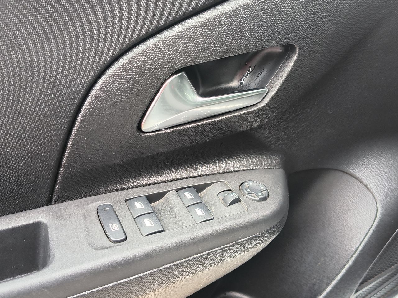 Opel Corsa — foto 22 de 34