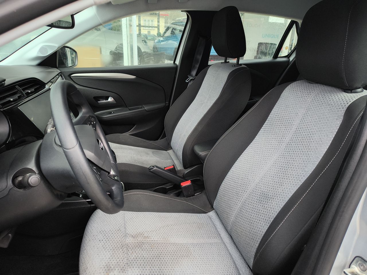 Opel Corsa — foto 24 de 34