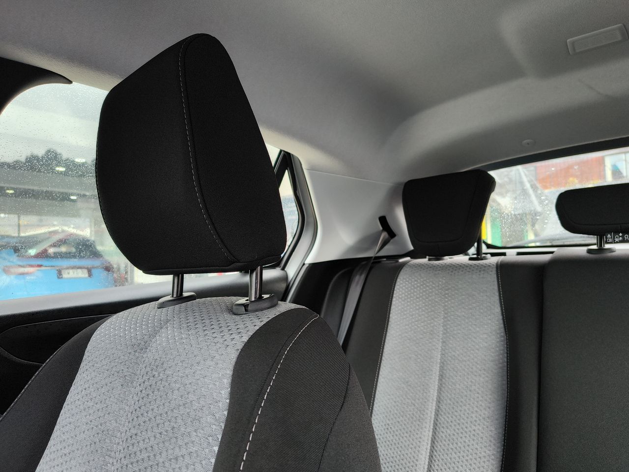 Opel Corsa — foto 11 de 34