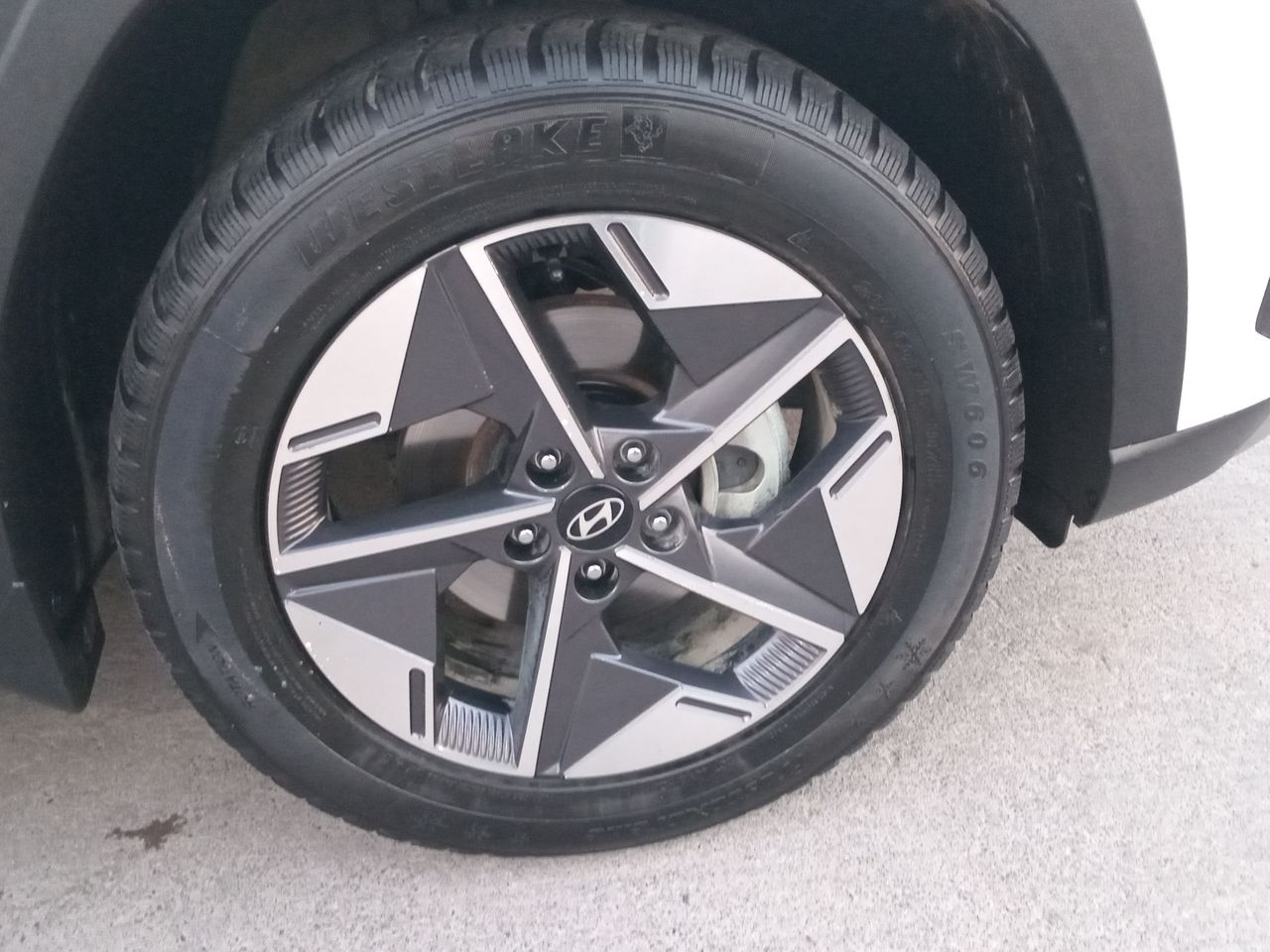 HYUNDAI - 15