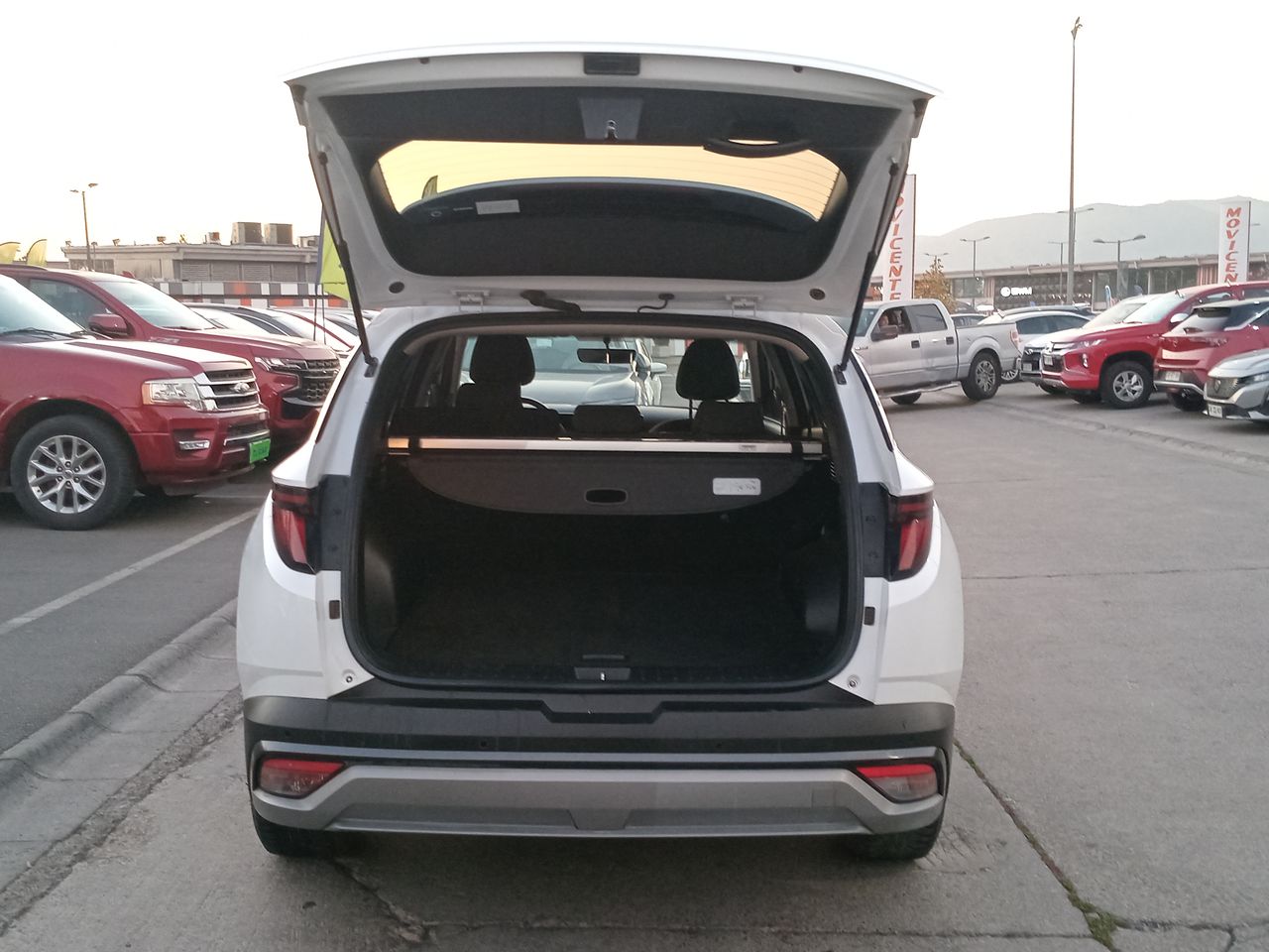 HYUNDAI - 20