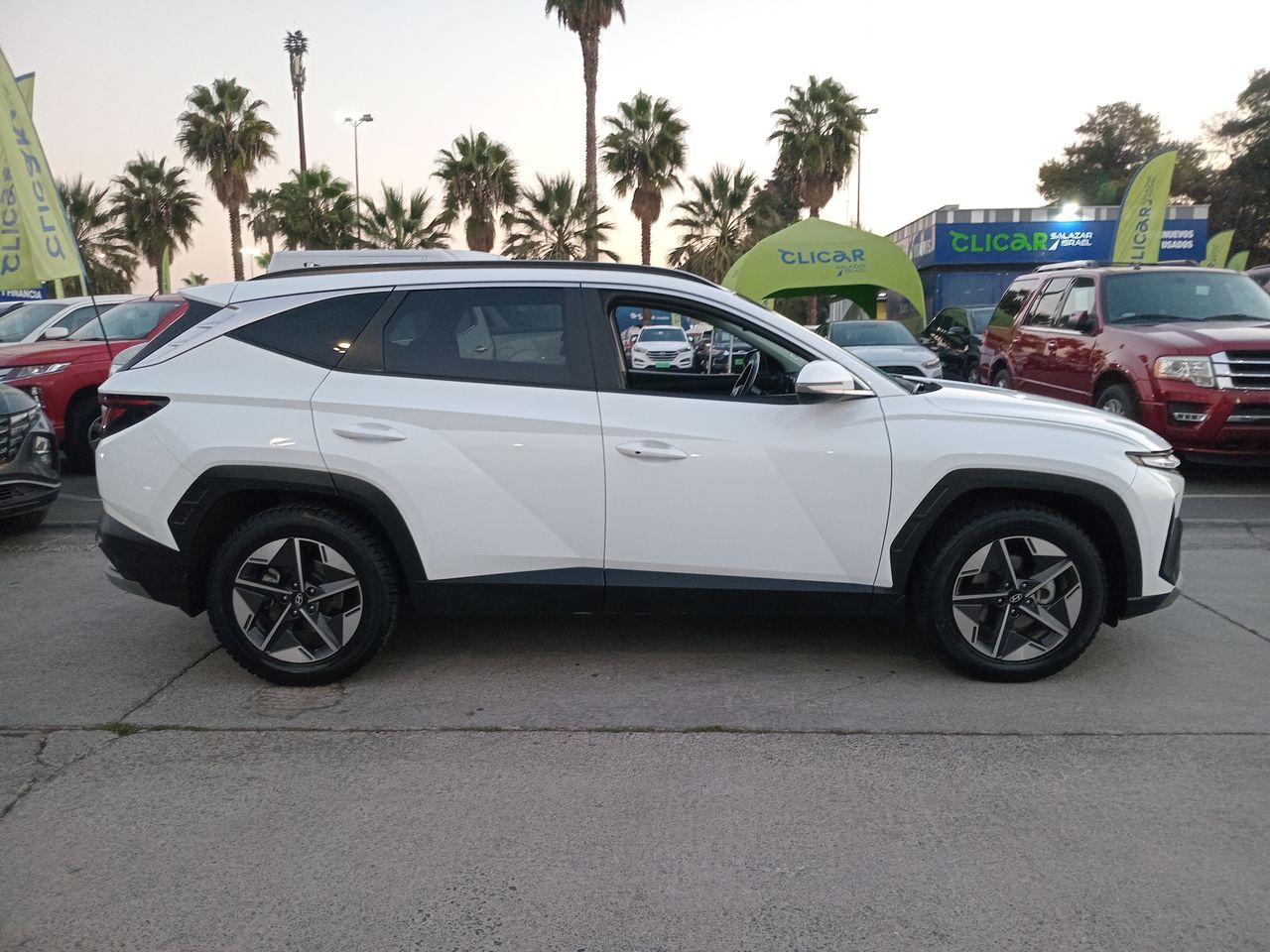 HYUNDAI - 8