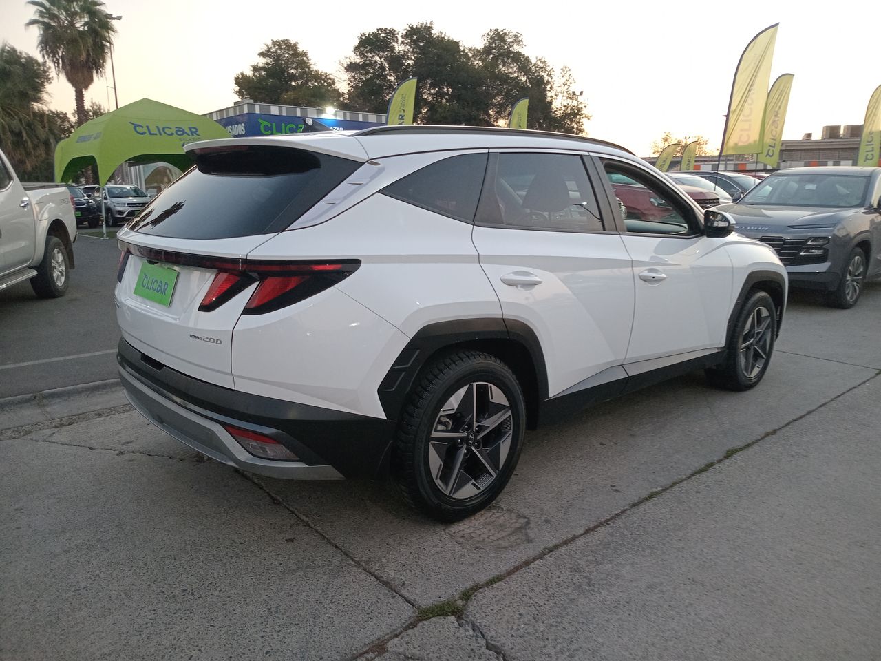 HYUNDAI - 7