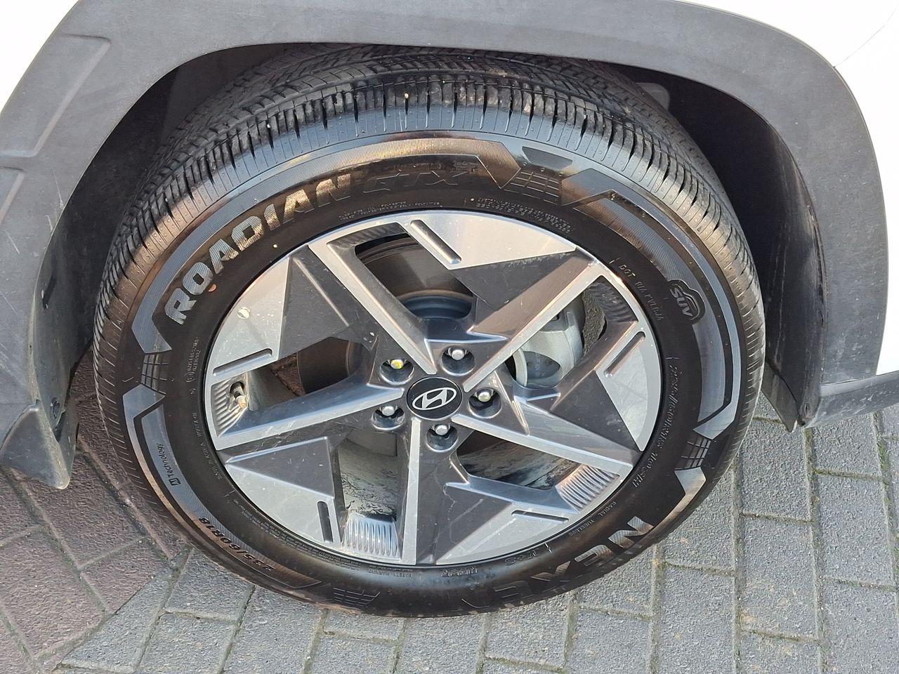 HYUNDAI - 9