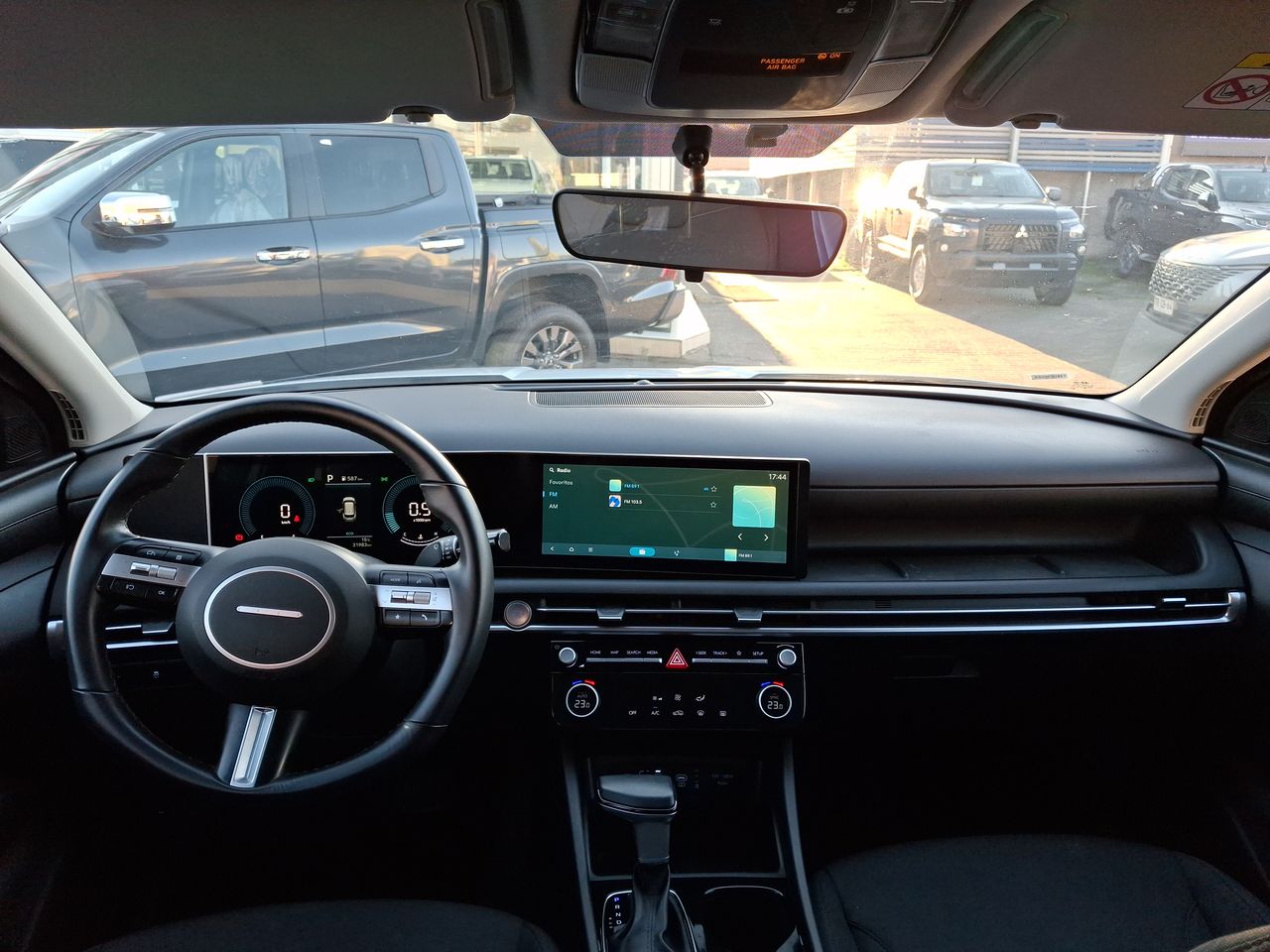 HYUNDAI - 23