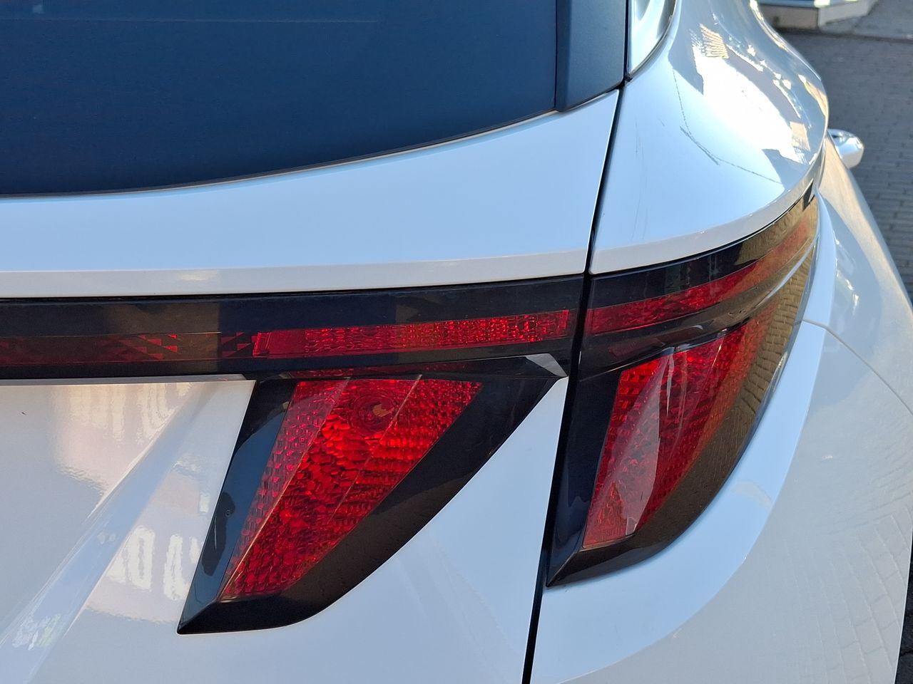HYUNDAI - 12