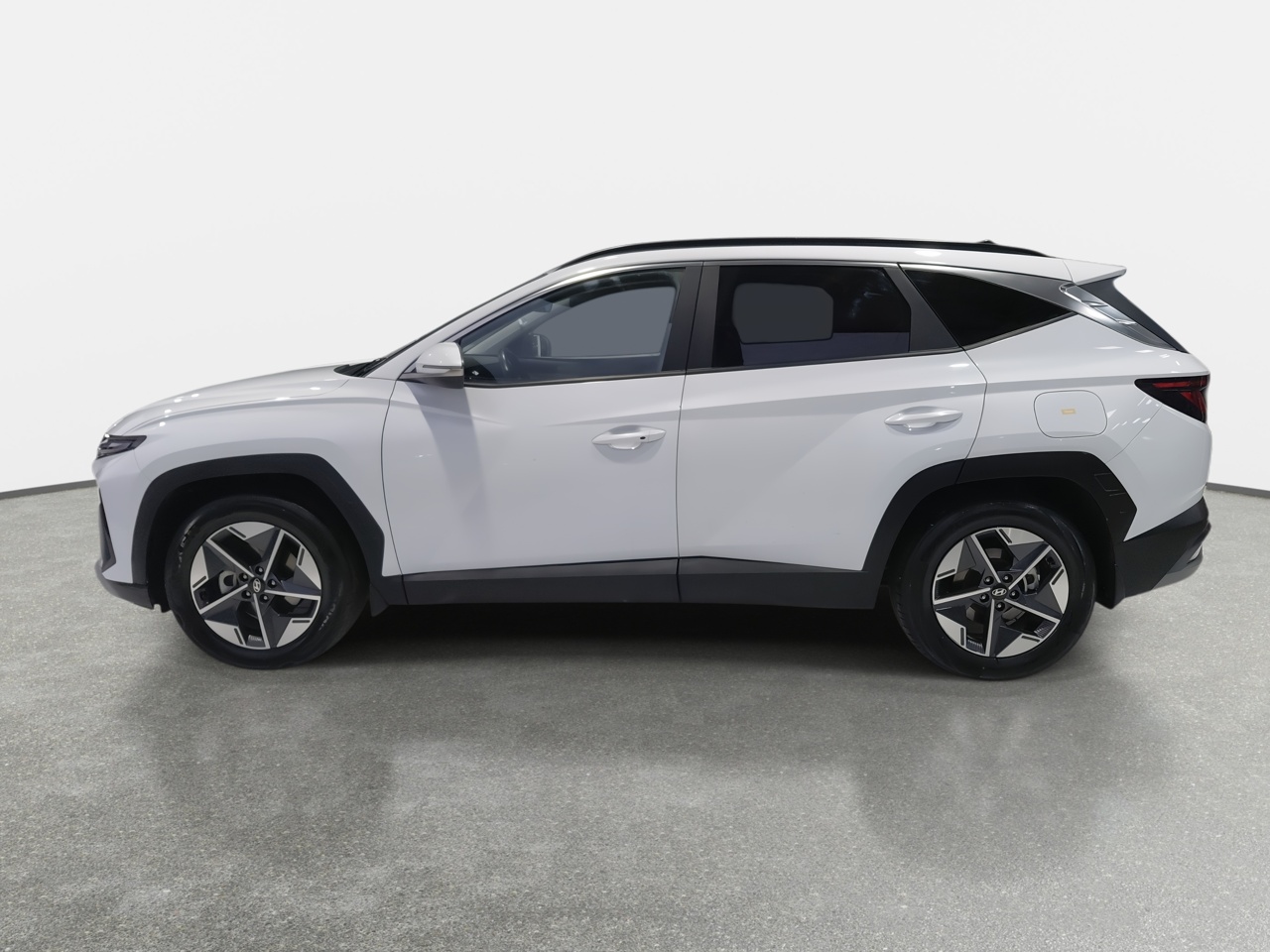 HYUNDAI - 4
