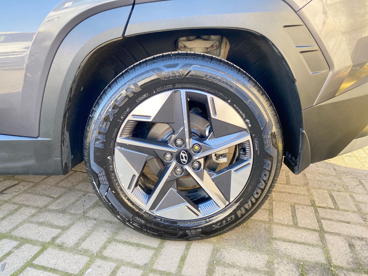 HYUNDAI - 9