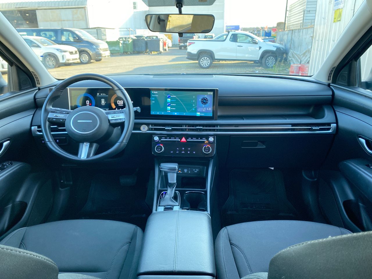 HYUNDAI - 25