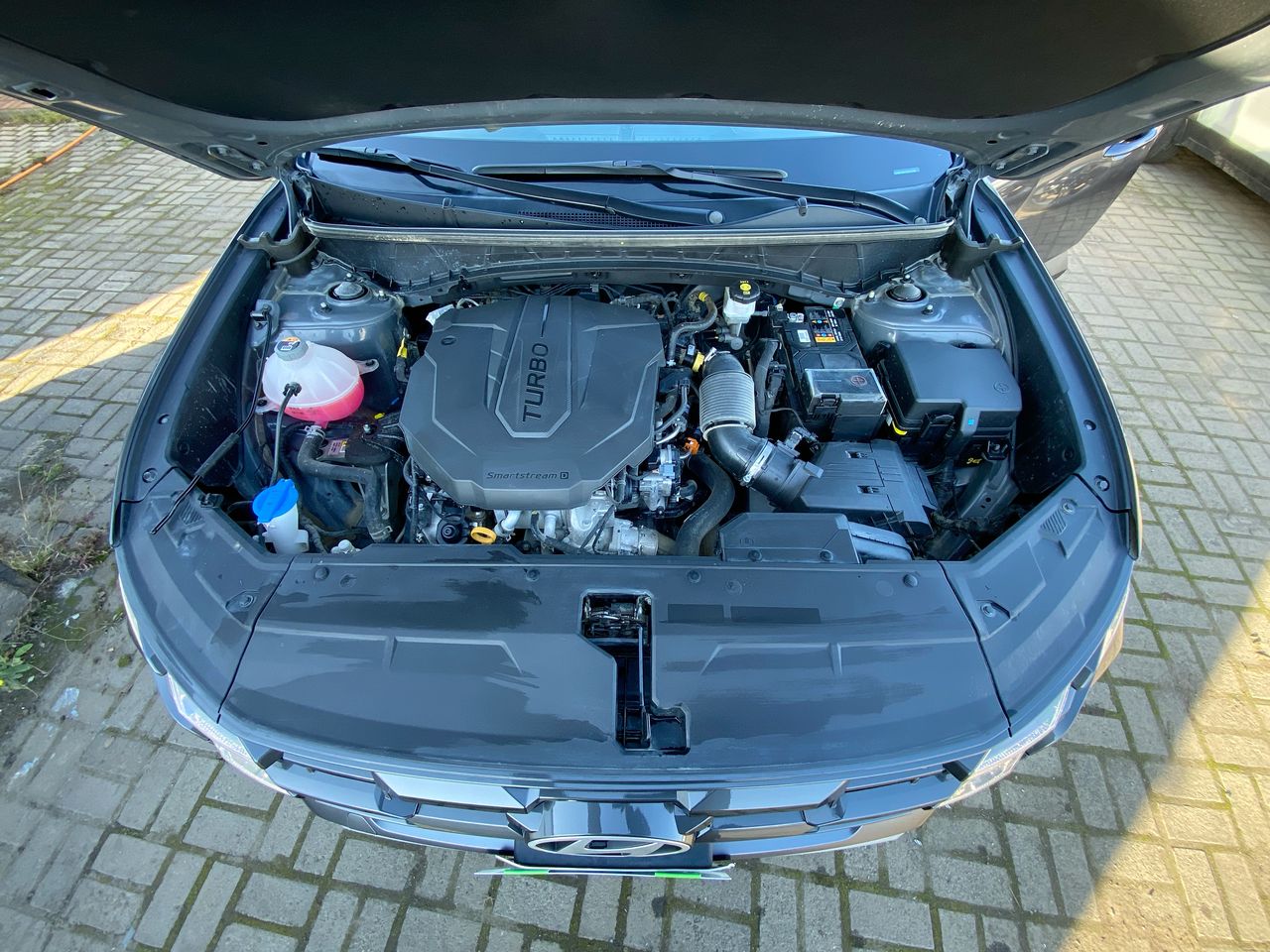 HYUNDAI - 10