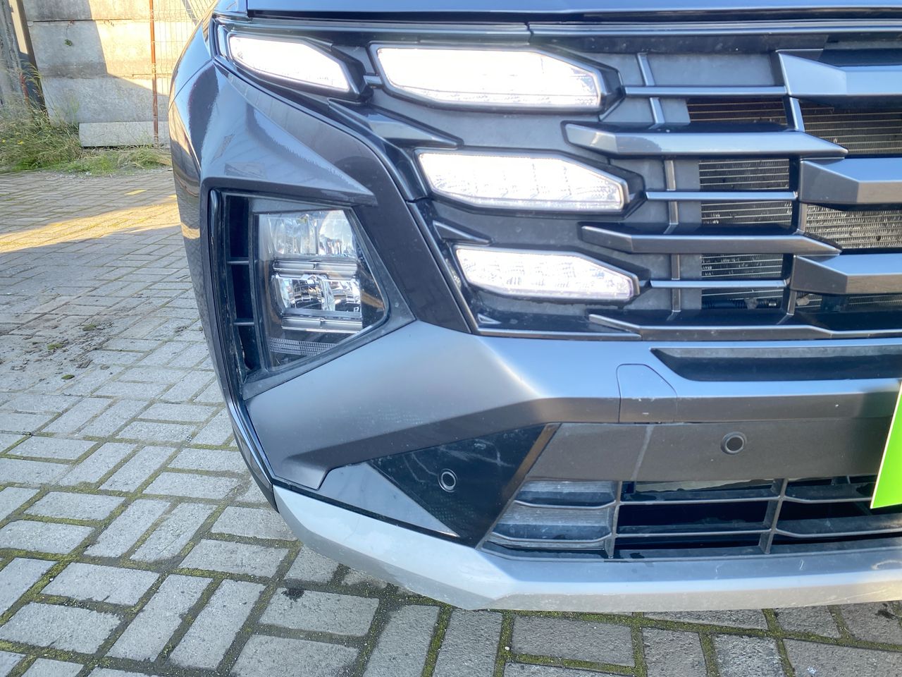 HYUNDAI - 12