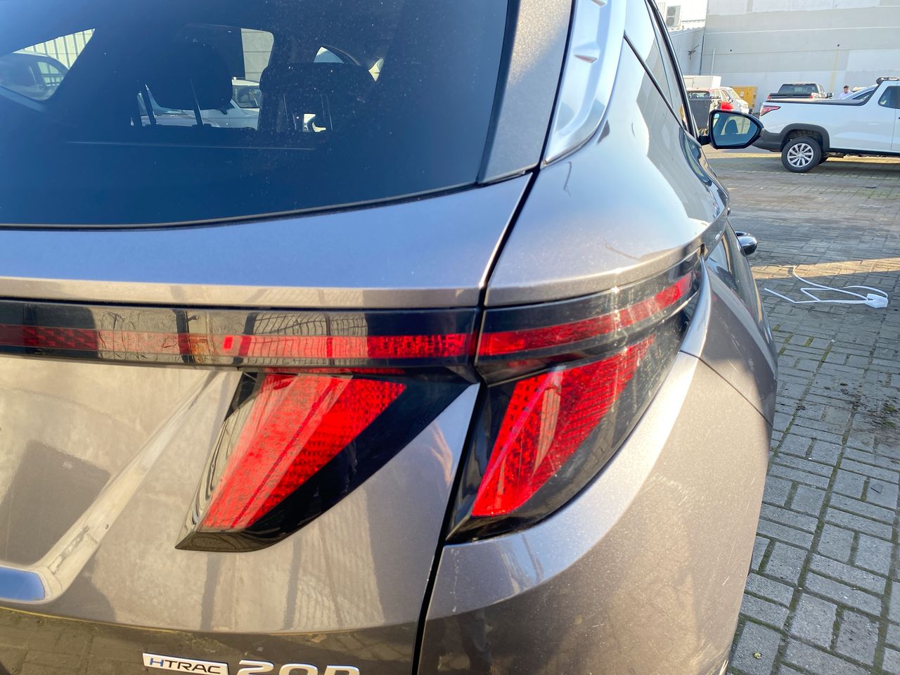 HYUNDAI - 13