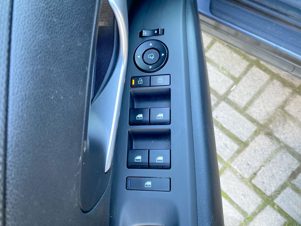 HYUNDAI - 15