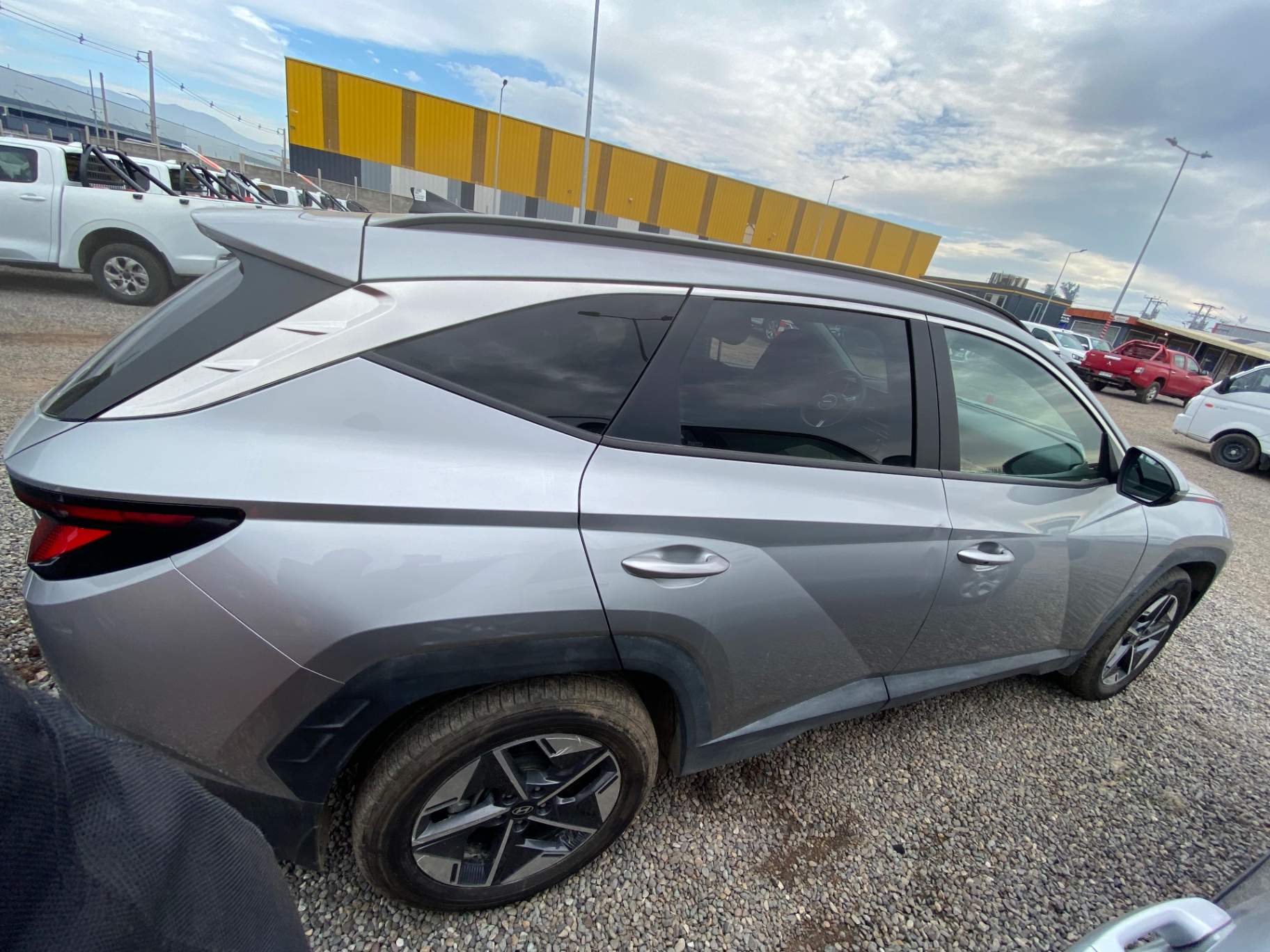 HYUNDAI - 3