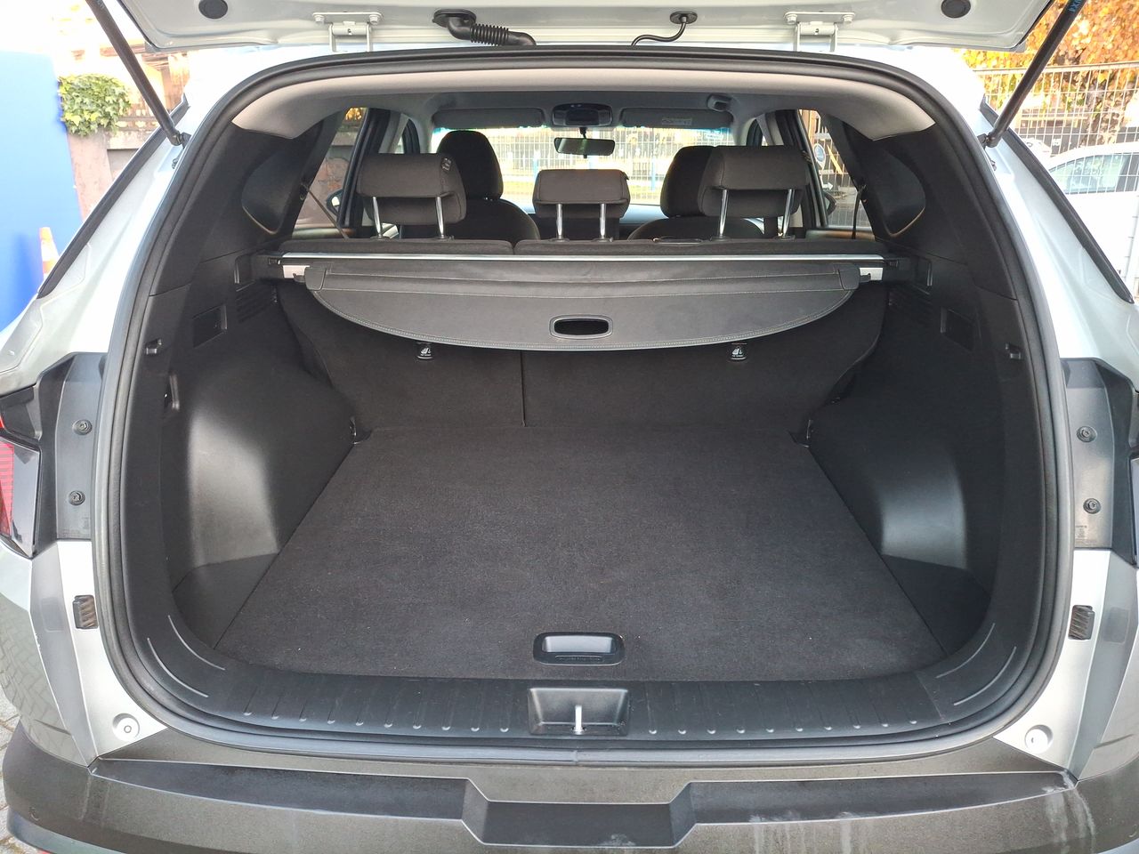 HYUNDAI - 12
