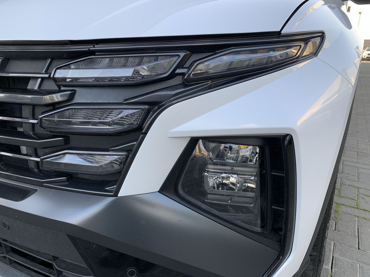 HYUNDAI - 18