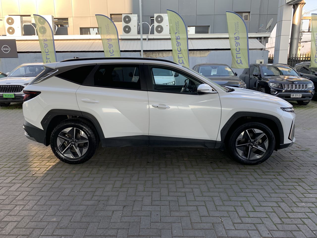 HYUNDAI - 8
