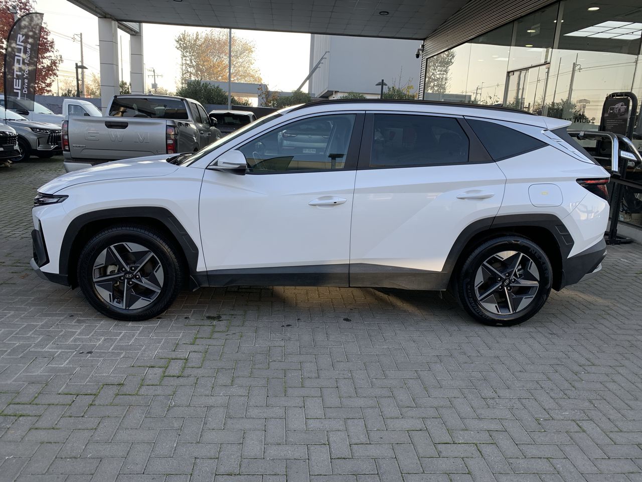 HYUNDAI - 4