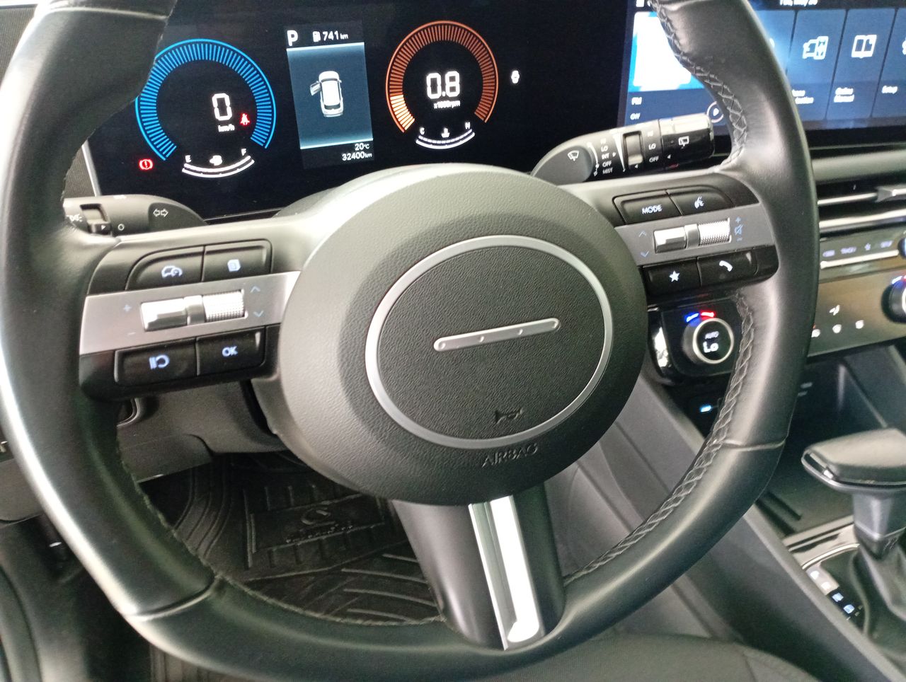 HYUNDAI - 10