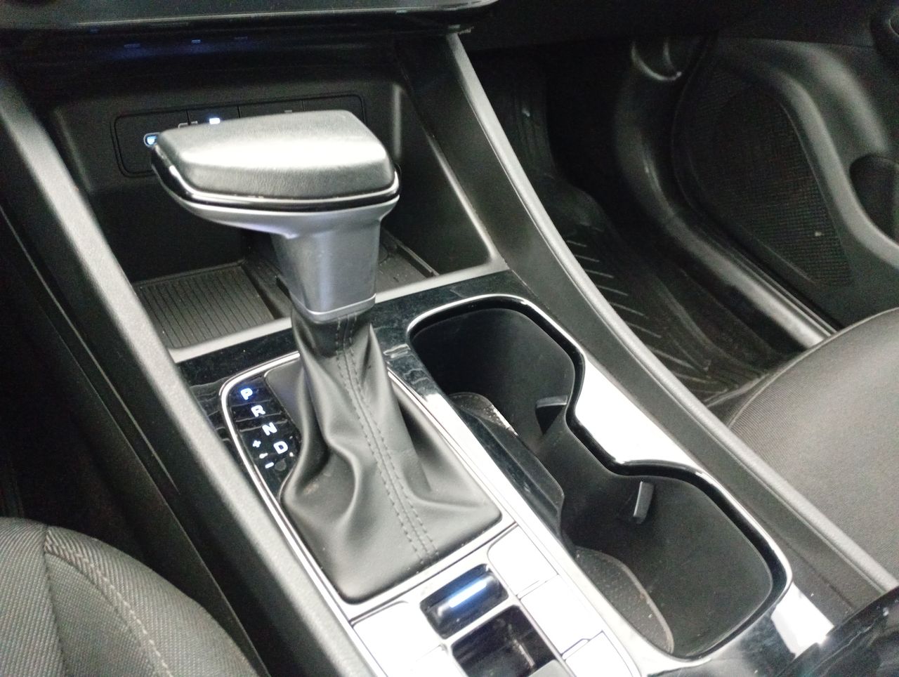 HYUNDAI - 16
