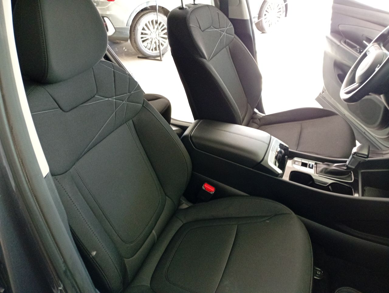 HYUNDAI - 18