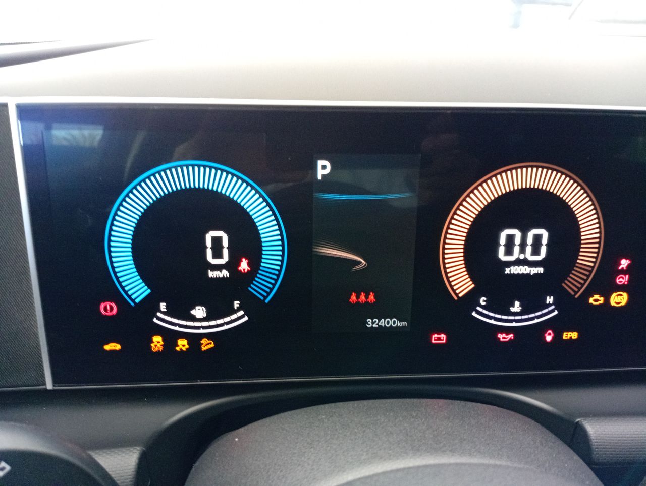 HYUNDAI - 20