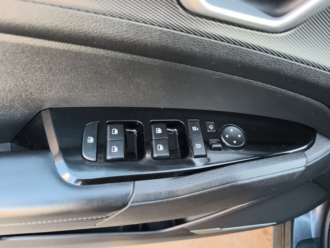 Opel Mokka — foto 13 de 26